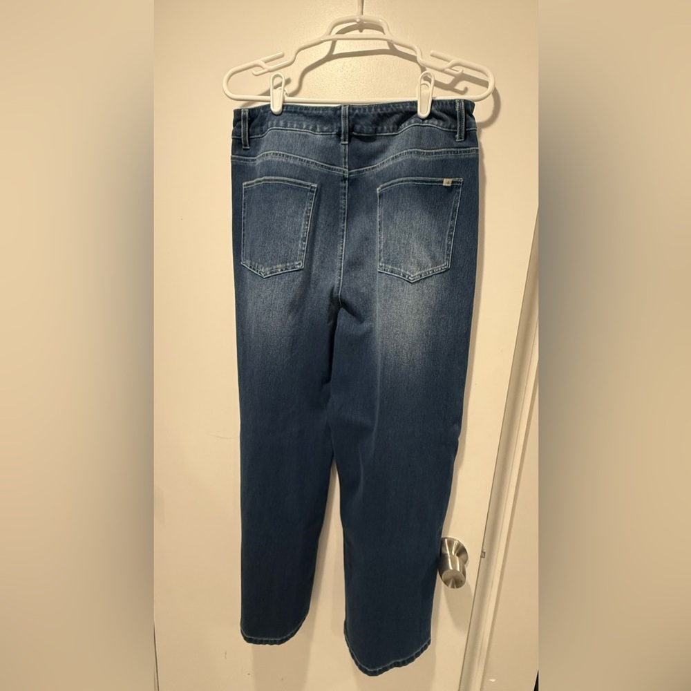 Halara Flex™ Mid Rise Pockets Washed
Wide Leg Casual Jeans - Picture 6 of 9